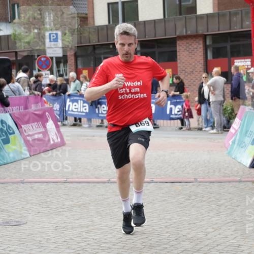 10.05.2026 - 8. Wedeler Halbmarathon Yannick Fuchs http://msf.ph/oto/9724401 10.05.2026 11:37:13 Ziel 31, 61, 869, 2193 meine-sportfotos.de