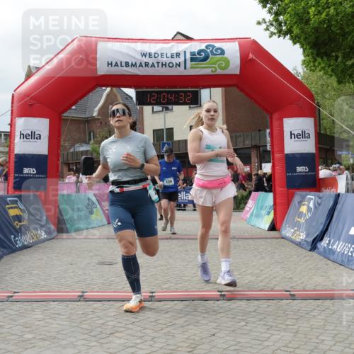 10.05.2026 - 8. Wedeler Halbmarathon Yannick Fuchs http://msf.ph/oto/9724463 10.05.2026 12:04:30 Ziel 129, 243, 461, 982 meine-sportfotos.de