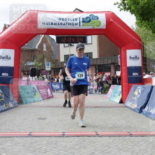 10.05.2026 - 8. Wedeler Halbmarathon Yannick Fuchs http://msf.ph/oto/9724495 10.05.2026 12:04:32 Ziel 129, 243, 461, 982 meine-sportfotos.de