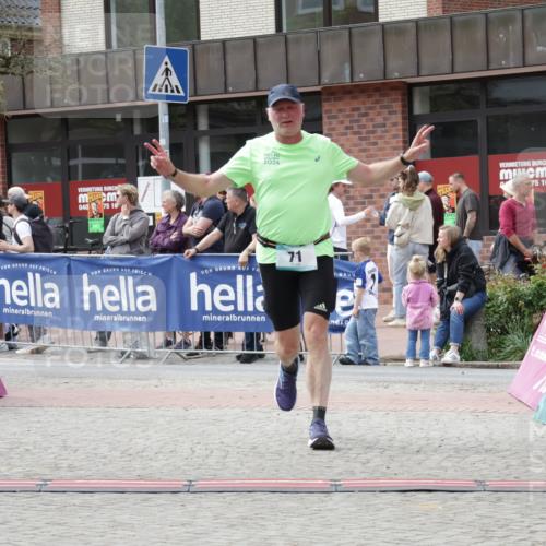 10.05.2026 - 8. Wedeler Halbmarathon Yannick Fuchs http://msf.ph/oto/9724561 10.05.2026 12:04:43 Ziel 71 meine-sportfotos.de