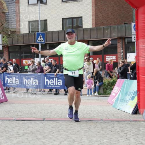 10.05.2026 - 8. Wedeler Halbmarathon Yannick Fuchs http://msf.ph/oto/9724575 10.05.2026 12:04:44 Ziel 71 meine-sportfotos.de