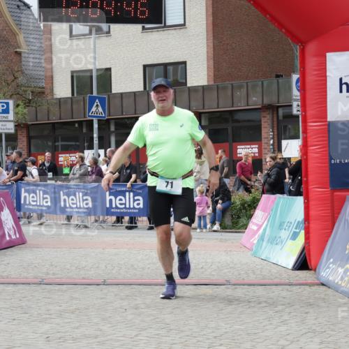10.05.2026 - 8. Wedeler Halbmarathon Yannick Fuchs http://msf.ph/oto/9724588 10.05.2026 12:04:44 Ziel 71 meine-sportfotos.de