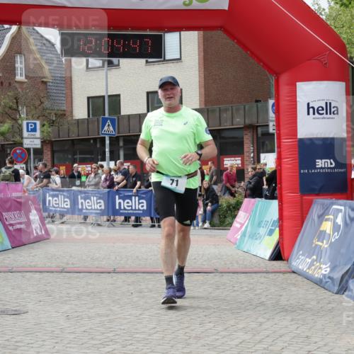 10.05.2026 - 8. Wedeler Halbmarathon Yannick Fuchs http://msf.ph/oto/9724602 10.05.2026 12:04:45 Ziel 71 meine-sportfotos.de