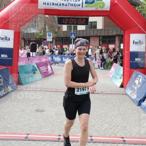 10.05.2026 - 8. Wedeler Halbmarathon Yannick Fuchs http://msf.ph/oto/9724715 10.05.2026 12:05:00 Ziel 2197 meine-sportfotos.de