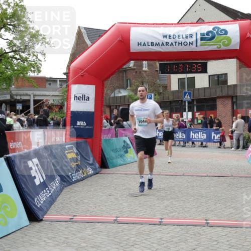 10.05.2026 - 8. Wedeler Halbmarathon Yannick Fuchs http://msf.ph/oto/9724738 10.05.2026 11:37:33 Ziel 180, 745, 1046 meine-sportfotos.de