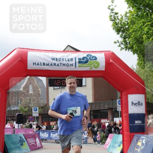 10.05.2026 - 8. Wedeler Halbmarathon Yannick Fuchs http://msf.ph/oto/9724741 10.05.2026 12:05:15 Ziel 78 meine-sportfotos.de