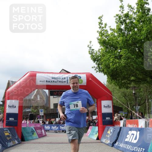 10.05.2026 - 8. Wedeler Halbmarathon Yannick Fuchs http://msf.ph/oto/9724755 10.05.2026 12:05:16 Ziel 78 meine-sportfotos.de
