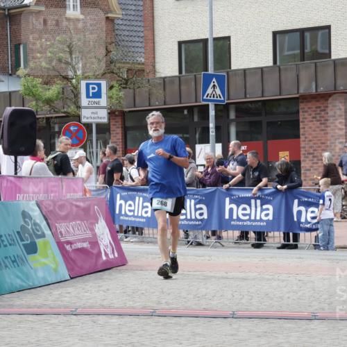 10.05.2026 - 8. Wedeler Halbmarathon Yannick Fuchs http://msf.ph/oto/9724766 10.05.2026 12:05:26 Ziel 268 meine-sportfotos.de