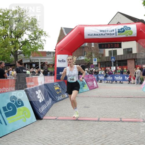 10.05.2026 - 8. Wedeler Halbmarathon Yannick Fuchs http://msf.ph/oto/9724779 10.05.2026 11:37:36 Ziel 745, 1046 meine-sportfotos.de