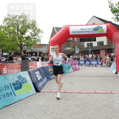 10.05.2026 - 8. Wedeler Halbmarathon Yannick Fuchs http://msf.ph/oto/9724783 10.05.2026 11:37:36 Ziel 745, 1046 meine-sportfotos.de