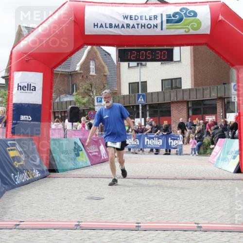10.05.2026 - 8. Wedeler Halbmarathon Yannick Fuchs http://msf.ph/oto/9724789 10.05.2026 12:05:28 Ziel 268, 766 meine-sportfotos.de