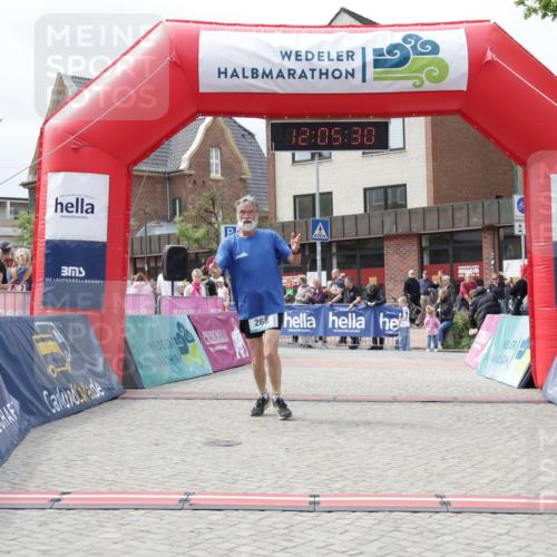 10.05.2026 - 8. Wedeler Halbmarathon Yannick Fuchs http://msf.ph/oto/9724794 10.05.2026 12:05:28 Ziel 268, 766 meine-sportfotos.de