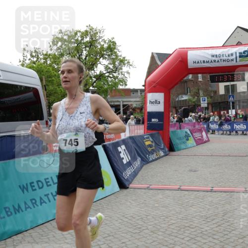 10.05.2026 - 8. Wedeler Halbmarathon Yannick Fuchs http://msf.ph/oto/9724809 10.05.2026 11:37:37 Ziel 745, 1046 meine-sportfotos.de