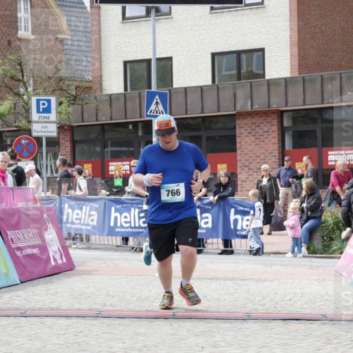 10.05.2026 - 8. Wedeler Halbmarathon Yannick Fuchs http://msf.ph/oto/9724842 10.05.2026 12:05:31 Ziel 268, 476, 766 meine-sportfotos.de
