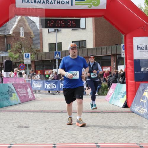 10.05.2026 - 8. Wedeler Halbmarathon Yannick Fuchs http://msf.ph/oto/9724847 10.05.2026 12:05:33 Ziel 268, 476, 766 meine-sportfotos.de