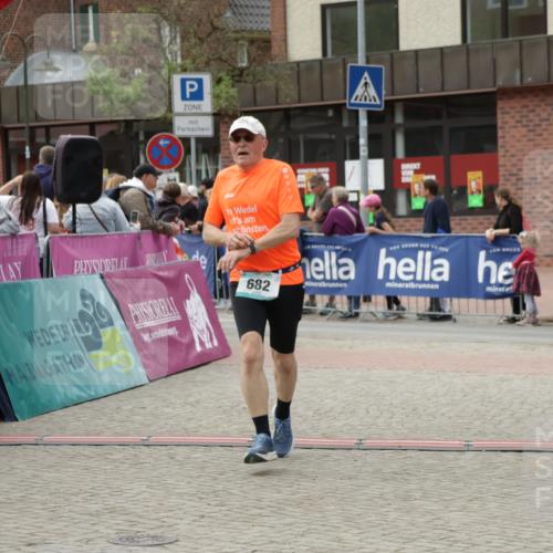 10.05.2026 - 8. Wedeler Halbmarathon Yannick Fuchs http://msf.ph/oto/9724853 10.05.2026 11:37:42 Ziel 682 meine-sportfotos.de