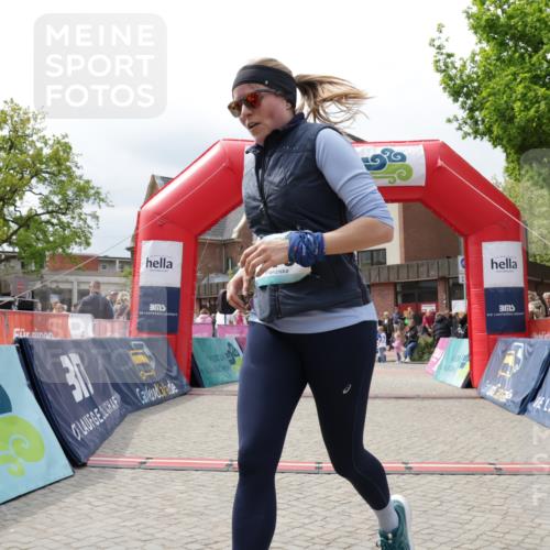 10.05.2026 - 8. Wedeler Halbmarathon Yannick Fuchs http://msf.ph/oto/9724886 10.05.2026 12:05:36 Ziel 476, 766 meine-sportfotos.de