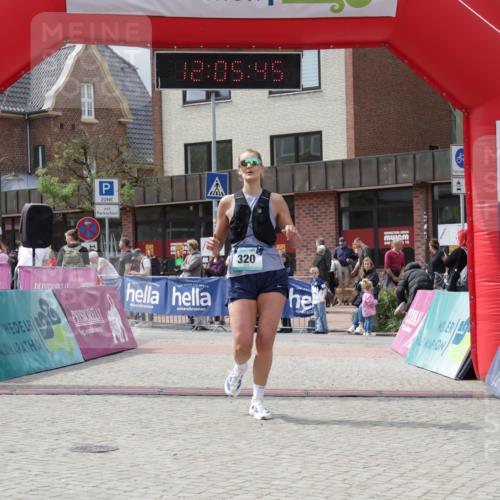 10.05.2026 - 8. Wedeler Halbmarathon Yannick Fuchs http://msf.ph/oto/9724910 10.05.2026 12:05:44 Ziel 320 meine-sportfotos.de