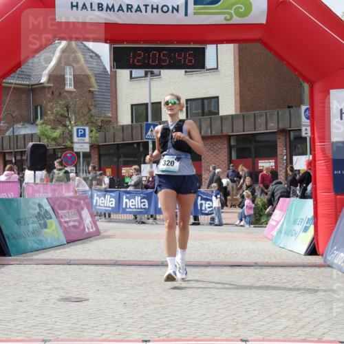 10.05.2026 - 8. Wedeler Halbmarathon Yannick Fuchs http://msf.ph/oto/9724917 10.05.2026 12:05:44 Ziel 320 meine-sportfotos.de
