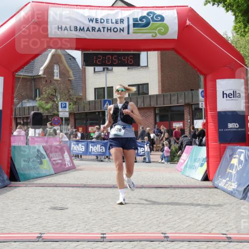 10.05.2026 - 8. Wedeler Halbmarathon Yannick Fuchs http://msf.ph/oto/9724921 10.05.2026 12:05:44 Ziel 320 meine-sportfotos.de