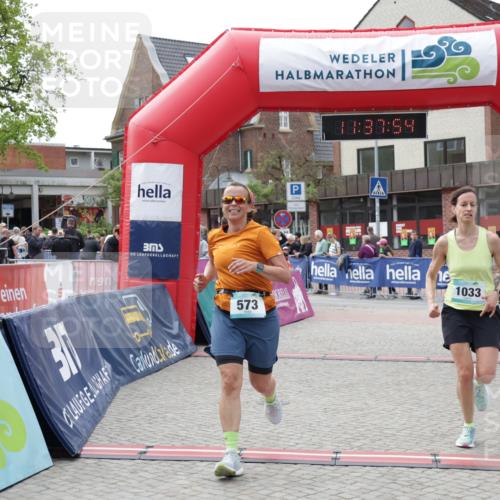 10.05.2026 - 8. Wedeler Halbmarathon Yannick Fuchs http://msf.ph/oto/9724987 10.05.2026 11:37:52 Ziel 573, 1033 meine-sportfotos.de