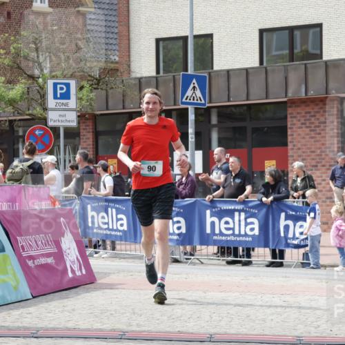 10.05.2026 - 8. Wedeler Halbmarathon Yannick Fuchs http://msf.ph/oto/9725025 10.05.2026 12:06:14 Ziel 68, 90, 187, 517 meine-sportfotos.de