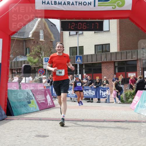 10.05.2026 - 8. Wedeler Halbmarathon Yannick Fuchs http://msf.ph/oto/9725045 10.05.2026 12:06:15 Ziel 68, 90, 187 meine-sportfotos.de