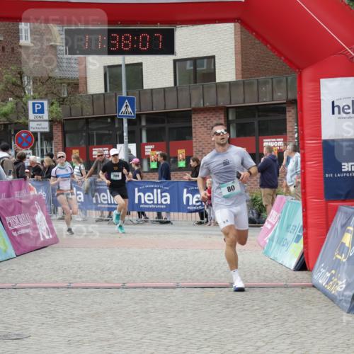 10.05.2026 - 8. Wedeler Halbmarathon Yannick Fuchs http://msf.ph/oto/9725064 10.05.2026 11:38:05 Ziel 80, 789, 2017, 2208 meine-sportfotos.de