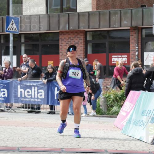 10.05.2026 - 8. Wedeler Halbmarathon Yannick Fuchs http://msf.ph/oto/9725067 10.05.2026 12:06:17 Ziel 90, 187, 1015 meine-sportfotos.de