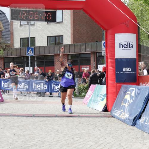 10.05.2026 - 8. Wedeler Halbmarathon Yannick Fuchs http://msf.ph/oto/9725075 10.05.2026 12:06:18 Ziel 90, 187, 1015 meine-sportfotos.de