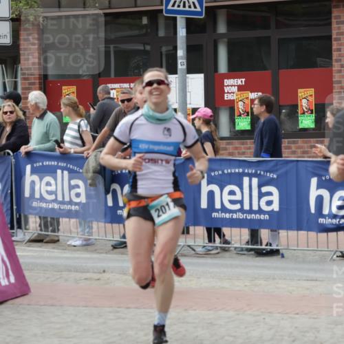 10.05.2026 - 8. Wedeler Halbmarathon Yannick Fuchs http://msf.ph/oto/9725077 10.05.2026 11:38:07 Ziel 80, 81, 657, 789, 2017, 2208 meine-sportfotos.de