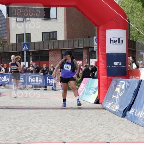 10.05.2026 - 8. Wedeler Halbmarathon Yannick Fuchs http://msf.ph/oto/9725098 10.05.2026 12:06:19 Ziel 90, 187, 1015 meine-sportfotos.de