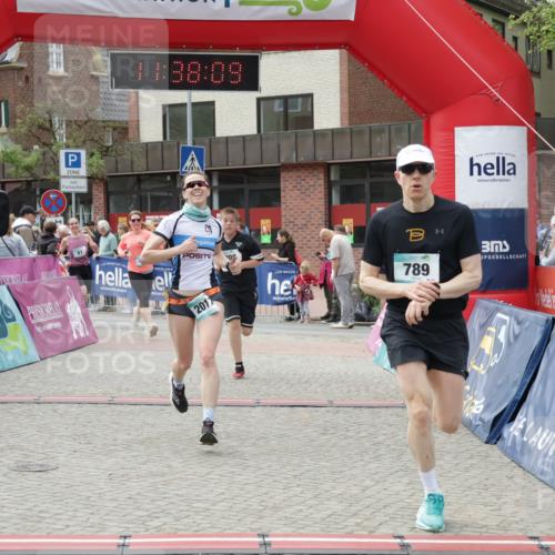 10.05.2026 - 8. Wedeler Halbmarathon Yannick Fuchs http://msf.ph/oto/9725117 10.05.2026 11:38:08 Ziel 80, 81, 657, 789, 2017, 2208 meine-sportfotos.de