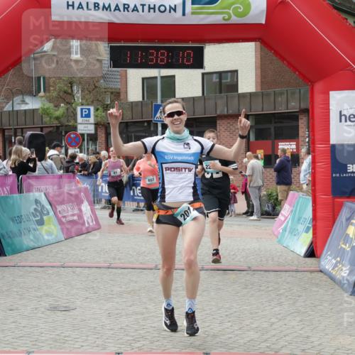 10.05.2026 - 8. Wedeler Halbmarathon Yannick Fuchs http://msf.ph/oto/9725129 10.05.2026 11:38:08 Ziel 80, 81, 657, 789, 2017, 2208 meine-sportfotos.de