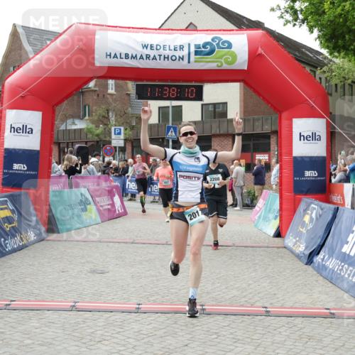 10.05.2026 - 8. Wedeler Halbmarathon Yannick Fuchs http://msf.ph/oto/9725133 10.05.2026 11:38:09 Ziel 80, 81, 657, 789, 2017, 2208 meine-sportfotos.de