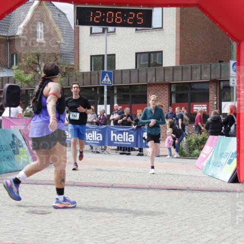 10.05.2026 - 8. Wedeler Halbmarathon Yannick Fuchs http://msf.ph/oto/9725145 10.05.2026 12:06:23 Ziel 187, 192, 1015, 2129 meine-sportfotos.de