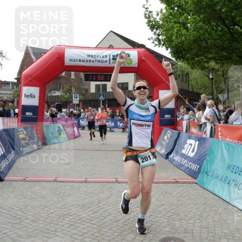 10.05.2026 - 8. Wedeler Halbmarathon Yannick Fuchs http://msf.ph/oto/9725157 10.05.2026 11:38:09 Ziel 80, 81, 657, 789, 2017, 2208 meine-sportfotos.de