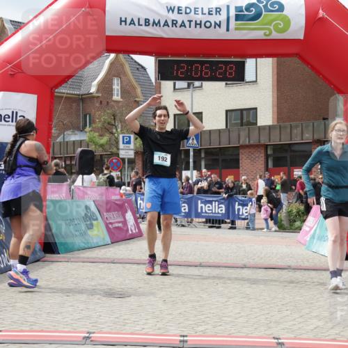 10.05.2026 - 8. Wedeler Halbmarathon Yannick Fuchs http://msf.ph/oto/9725180 10.05.2026 12:06:26 Ziel 192, 1015, 2129 meine-sportfotos.de