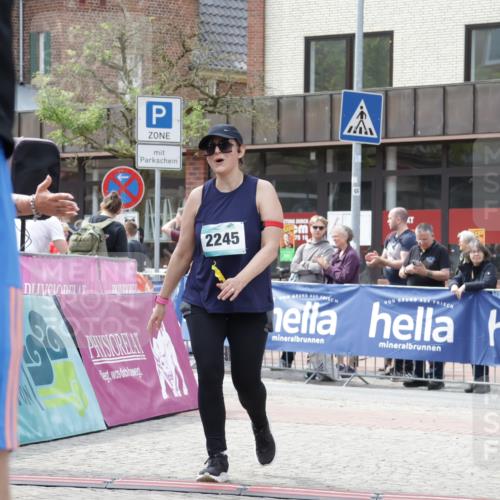 10.05.2026 - 8. Wedeler Halbmarathon Yannick Fuchs http://msf.ph/oto/9725221 10.05.2026 12:06:30 Ziel 192, 495, 2129, 2245 meine-sportfotos.de
