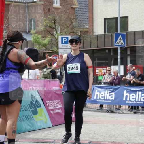 10.05.2026 - 8. Wedeler Halbmarathon Yannick Fuchs http://msf.ph/oto/9725225 10.05.2026 12:06:31 Ziel 192, 495, 2129, 2245 meine-sportfotos.de
