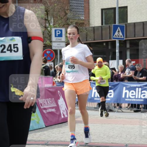 10.05.2026 - 8. Wedeler Halbmarathon Yannick Fuchs http://msf.ph/oto/9725273 10.05.2026 12:06:34 Ziel 495, 2105, 2245 meine-sportfotos.de