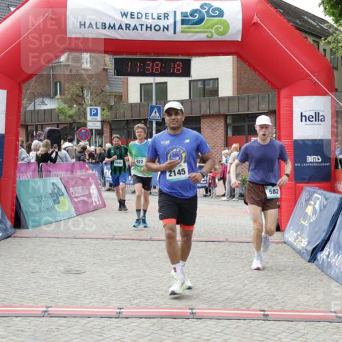 10.05.2026 - 8. Wedeler Halbmarathon Yannick Fuchs http://msf.ph/oto/9725292 10.05.2026 11:38:17 Ziel 81, 146, 582, 768, 922, 1045, 2141, 2145 meine-sportfotos.de