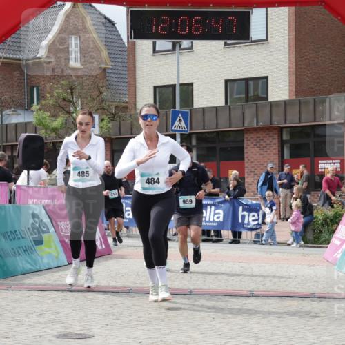 10.05.2026 - 8. Wedeler Halbmarathon Yannick Fuchs http://msf.ph/oto/9725337 10.05.2026 12:06:45 Ziel 313, 484, 485, 958, 959 meine-sportfotos.de