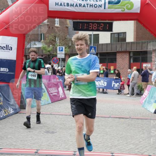 10.05.2026 - 8. Wedeler Halbmarathon Yannick Fuchs http://msf.ph/oto/9725343 10.05.2026 11:38:19 Ziel 146, 582, 768, 922, 1045, 2141, 2145 meine-sportfotos.de