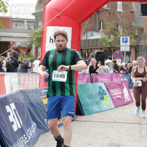 10.05.2026 - 8. Wedeler Halbmarathon Yannick Fuchs http://msf.ph/oto/9725368 10.05.2026 11:38:21 Ziel 146, 360, 582, 768, 922, 1045, 2040, 2145 meine-sportfotos.de