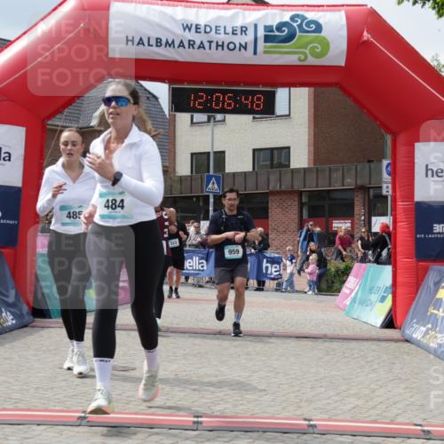 10.05.2026 - 8. Wedeler Halbmarathon Yannick Fuchs http://msf.ph/oto/9725371 10.05.2026 12:06:46 Ziel 313, 484, 485, 958, 959 meine-sportfotos.de