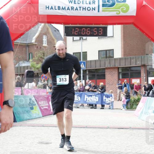 10.05.2026 - 8. Wedeler Halbmarathon Yannick Fuchs http://msf.ph/oto/9725402 10.05.2026 12:06:51 Ziel 313, 484, 485, 631, 958, 959 meine-sportfotos.de