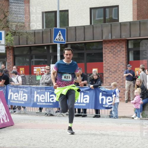 10.05.2026 - 8. Wedeler Halbmarathon Yannick Fuchs http://msf.ph/oto/9725427 10.05.2026 12:06:53 Ziel 313, 631 meine-sportfotos.de