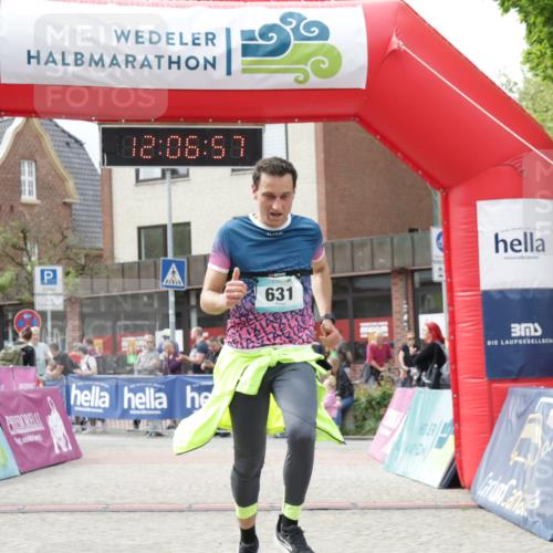 10.05.2026 - 8. Wedeler Halbmarathon Yannick Fuchs http://msf.ph/oto/9725461 10.05.2026 12:06:55 Ziel 313, 399, 631 meine-sportfotos.de
