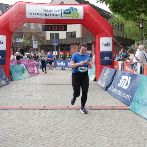 10.05.2026 - 8. Wedeler Halbmarathon Yannick Fuchs http://msf.ph/oto/9725472 10.05.2026 11:38:26 Ziel 146, 360, 688, 765, 768, 2040 meine-sportfotos.de